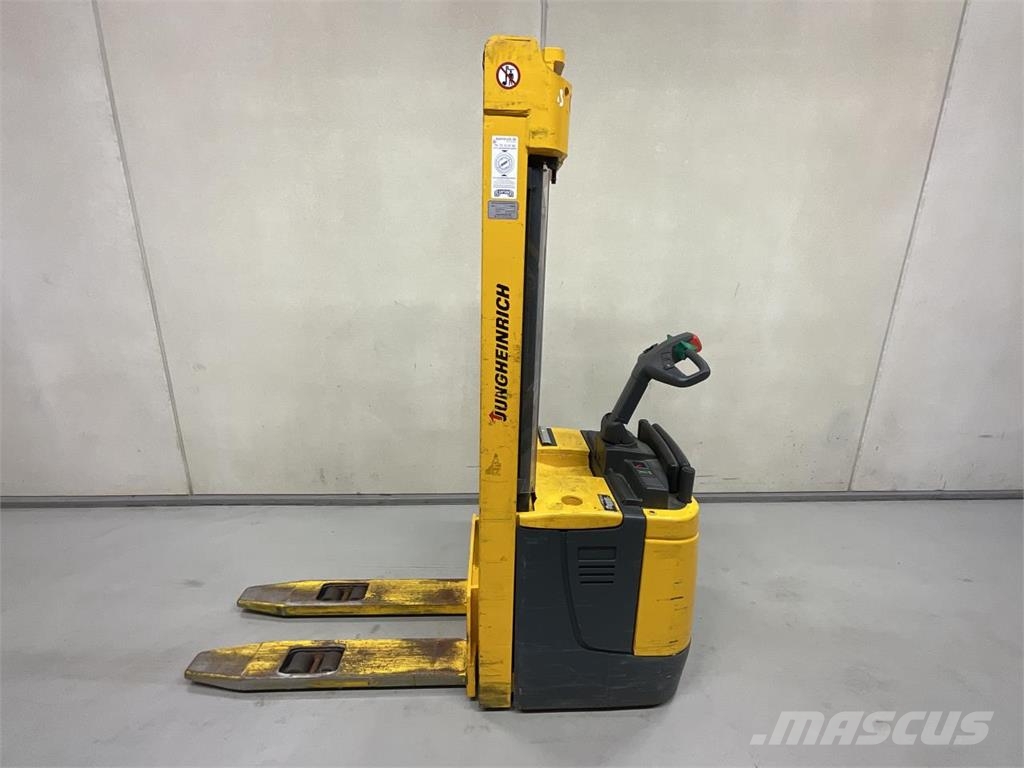 Jungheinrich ERC214 Stand-in stackers