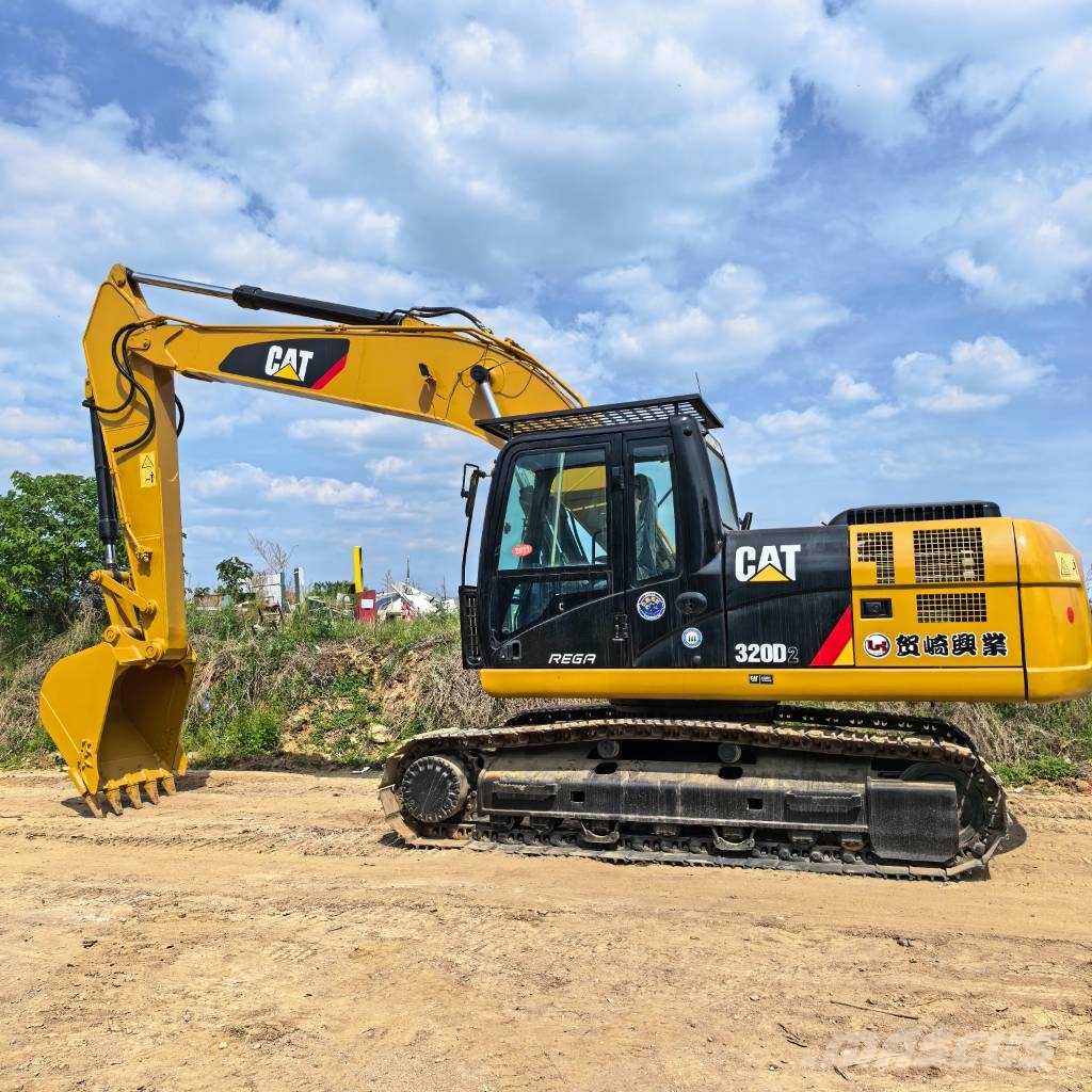 CAT 320D2 中型挖掘机