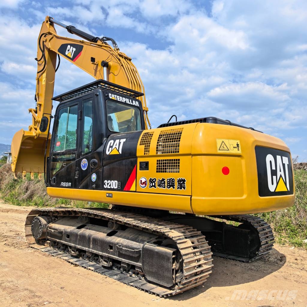 CAT 320D2 中型挖掘机