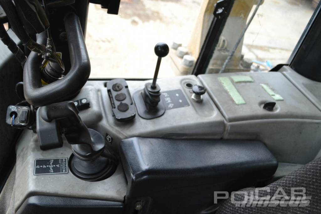 CAT D 6 N Гусеничні бульдозери
