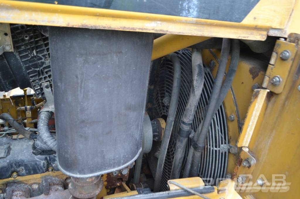 CAT D 6 N Гусеничні бульдозери