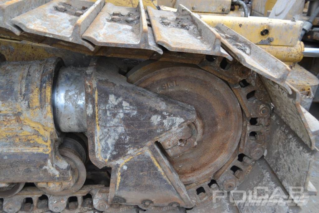 CAT D 6 N Гусеничні бульдозери