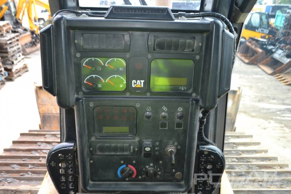 CAT D 6 N Гусеничні бульдозери