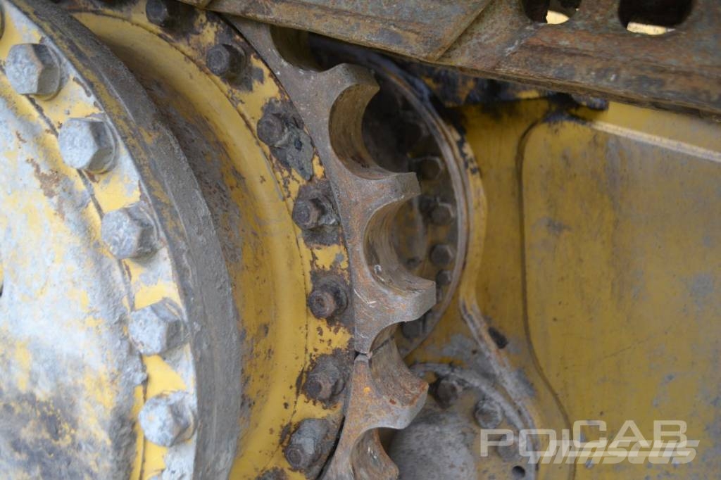 CAT D 6 N Гусеничні бульдозери