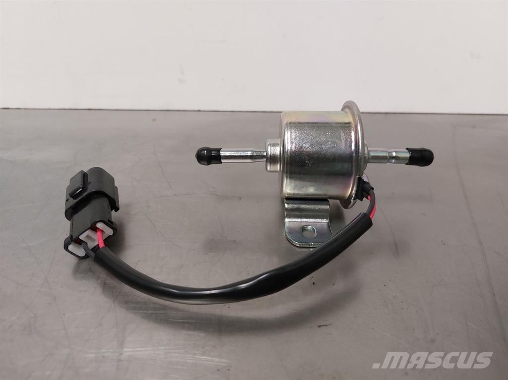 Yanmar V80-129612-52100-12V-Fuel pump/Kraftstoffpumpe Motoren