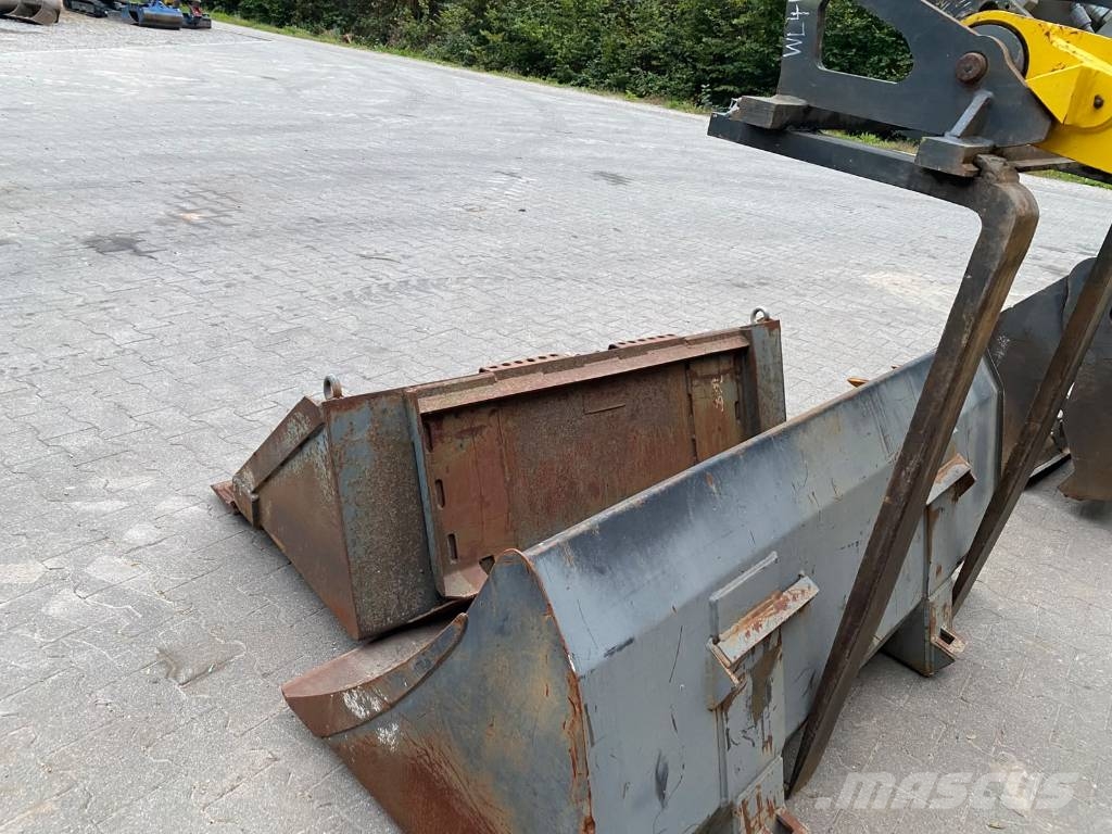 Bobcat 751 スキッドステアローダー
