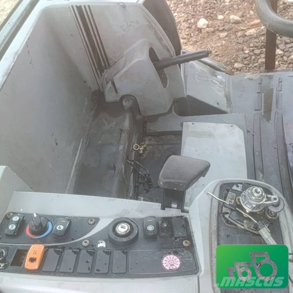 CAT 906 Complete Cabin Kabiny a interiér