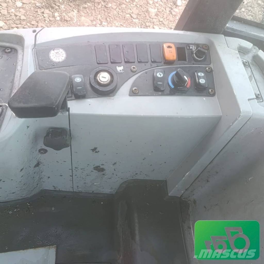 CAT 906 Complete Cabin Kabiny a interiér