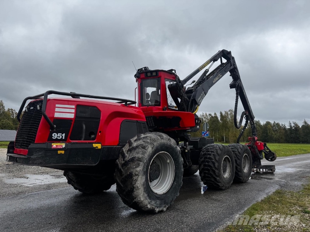 Komatsu 951 Abatteuse