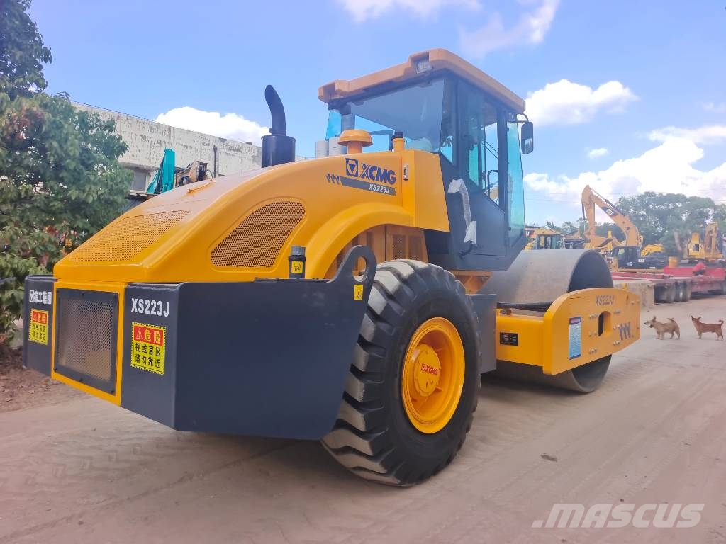 XCMG XS 223 J Shanghai largest supplier Single drum rollers