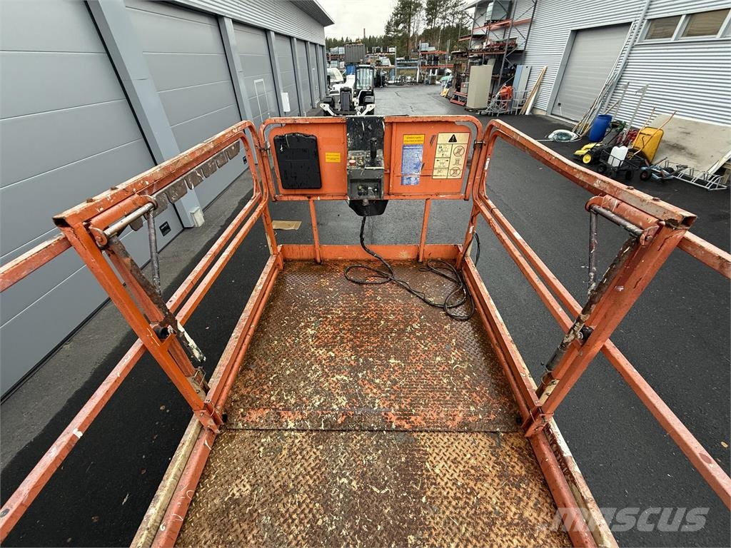 JLG 260 MRT Saksilavat