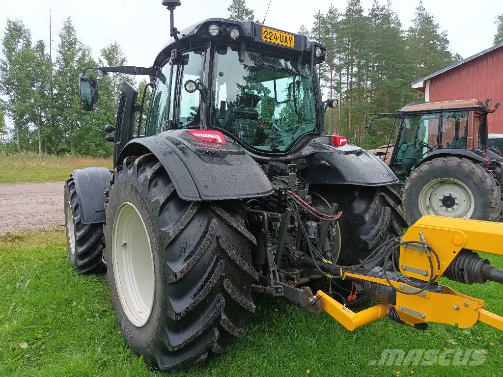 Valtra N 135 Traktorer
