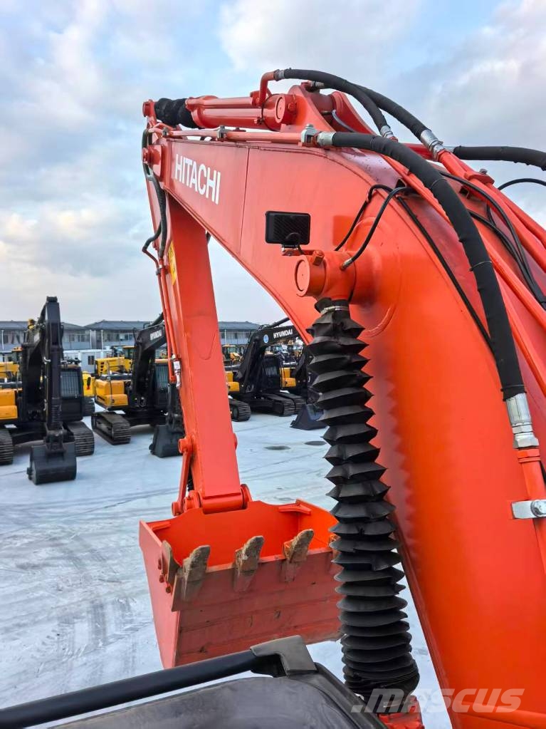 Hitachi ZX 210 LC Bagri goseničarji