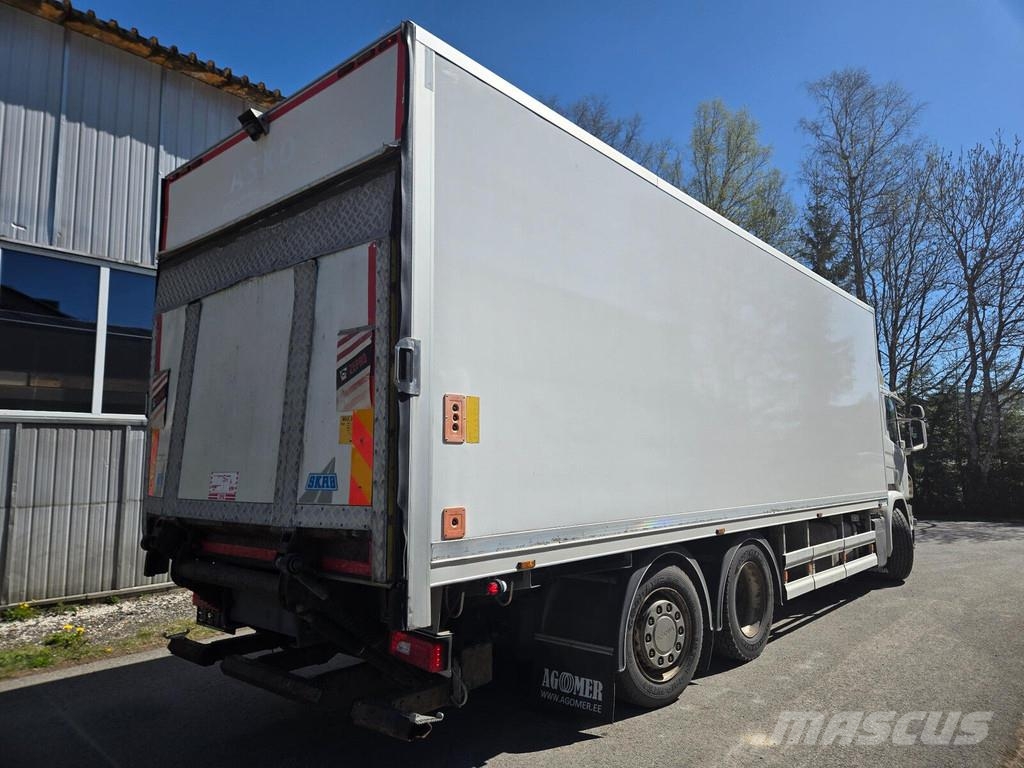 Scania P360 DB6x2*4HNB Camiones con caja de remolque