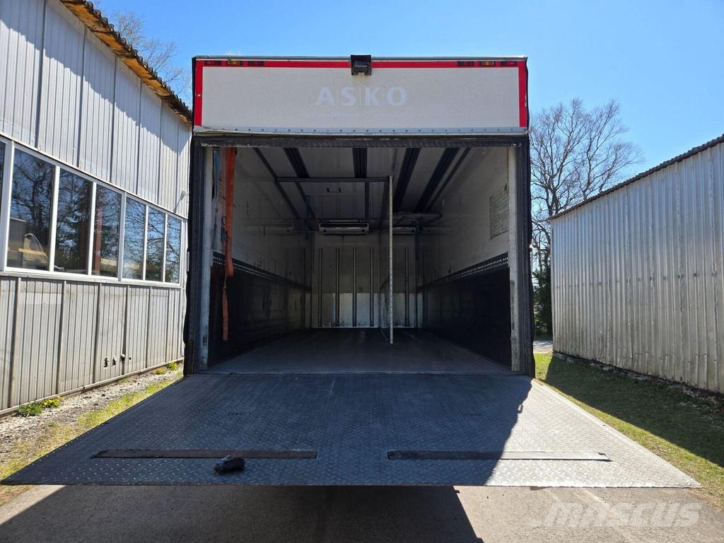 Scania P360 DB6x2*4HNB Camiones con caja de remolque
