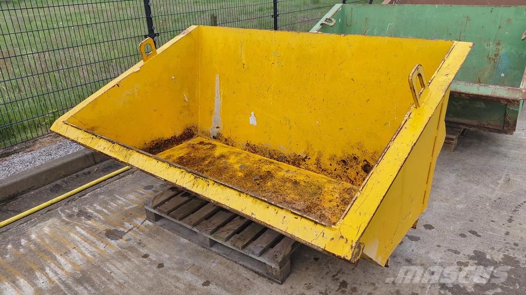 CAT system 2000 skips / 3 units available / 2m wide Buckets
