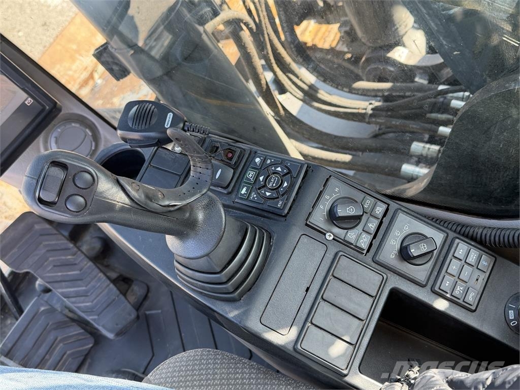 Volvo EC160ENL حفارات زحافة
