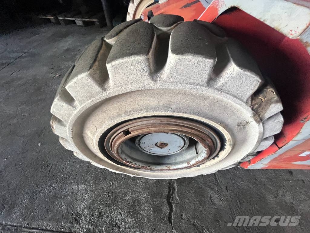 Manitou LOC MANULOC 150AET V-3961 FOR EXPORT ONLY EO Вертикальні щоглові підйомники