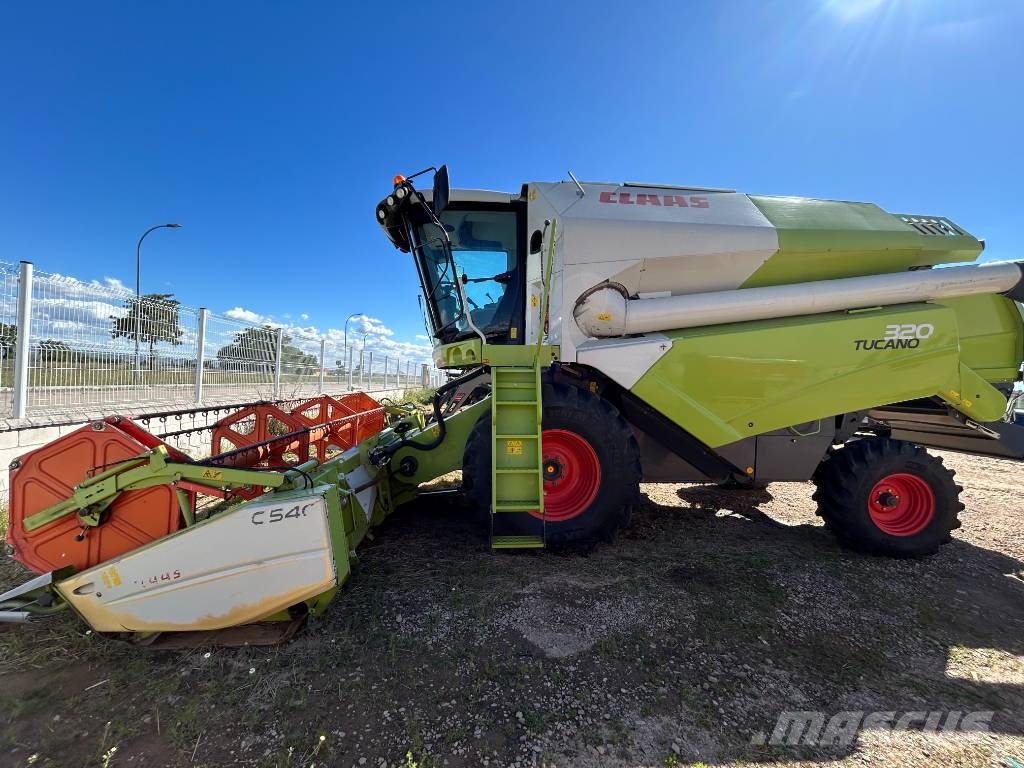 CLAAS Tucano 320 Sklízecí mlátičky