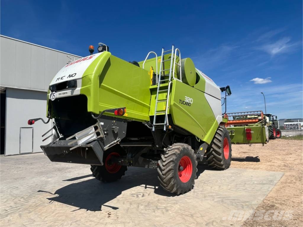 CLAAS Tucano 320 Sklízecí mlátičky