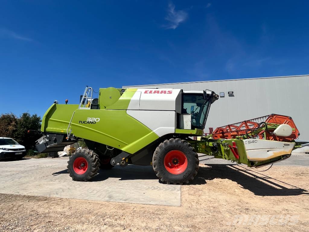 CLAAS Tucano 320 Sklízecí mlátičky