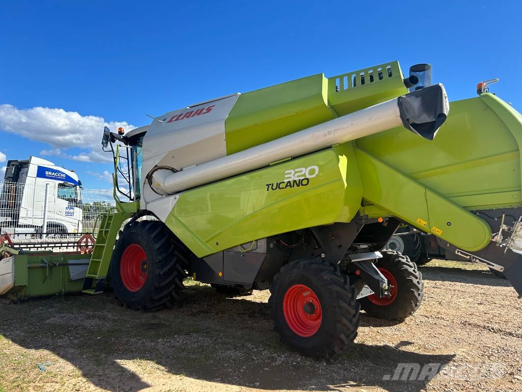 CLAAS Tucano 320 Sklízecí mlátičky