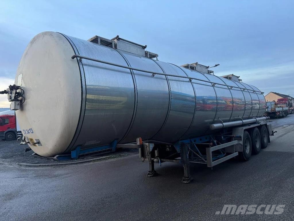 Magyar UOPLYST 3 AXLE - BPW - 34340 L + 3 COMPARTIMENTS Semirremolques cisterna