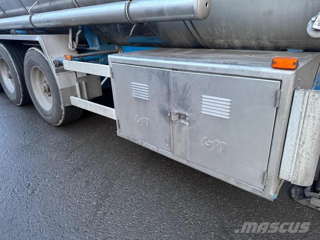 Magyar UOPLYST 3 AXLE - BPW - 34340 L + 3 COMPARTIMENTS Semirremolques cisterna
