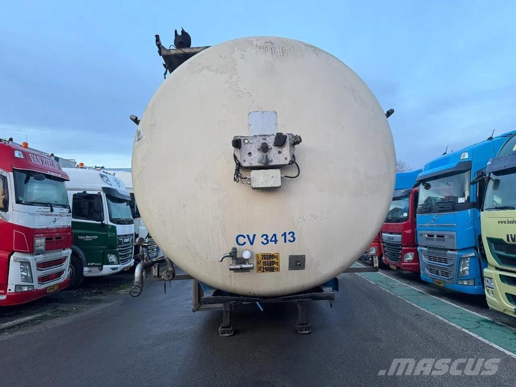Magyar UOPLYST 3 AXLE - BPW - 34340 L + 3 COMPARTIMENTS Semirremolques cisterna