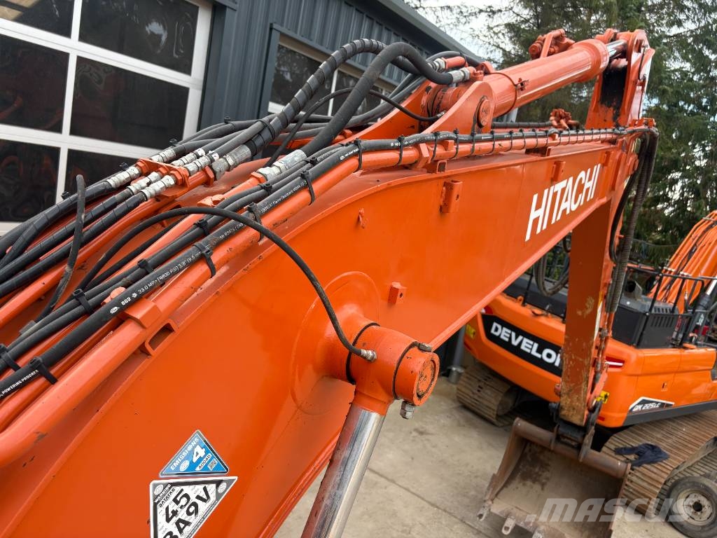 Hitachi ZX 135 US-6 Lánctalpas kotrók