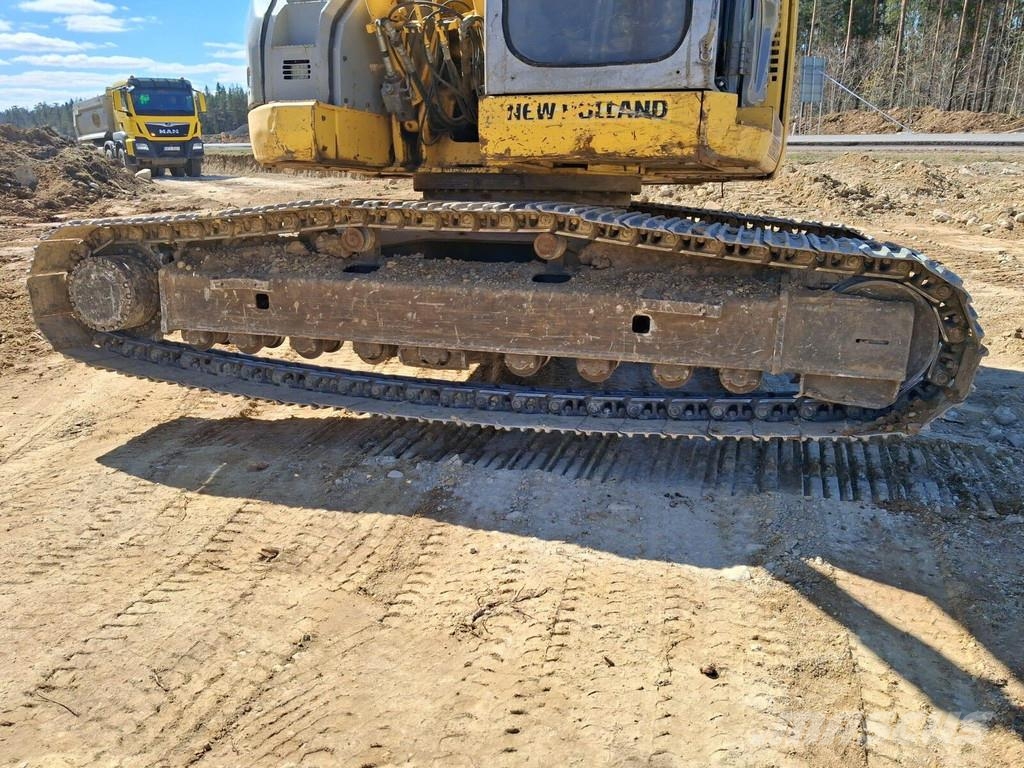 New Holland E235BSR-2 Rupsgraafmachines