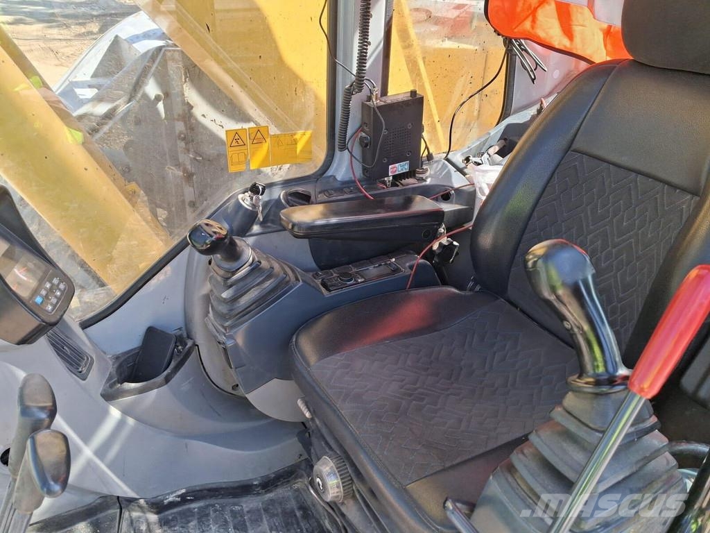 New Holland E235BSR-2 Rupsgraafmachines