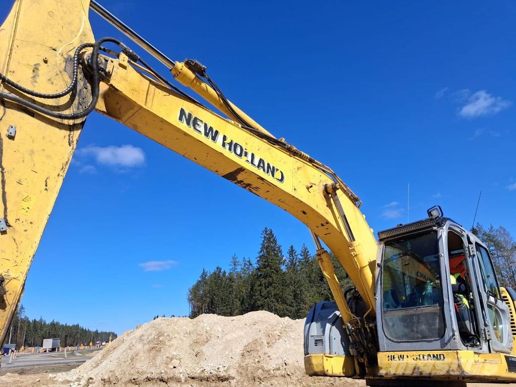 New Holland E235BSR-2 Rupsgraafmachines