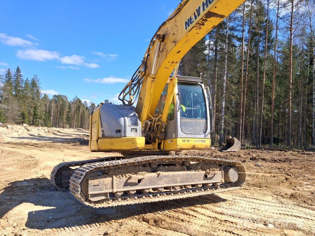 New Holland E235BSR-2 Rupsgraafmachines