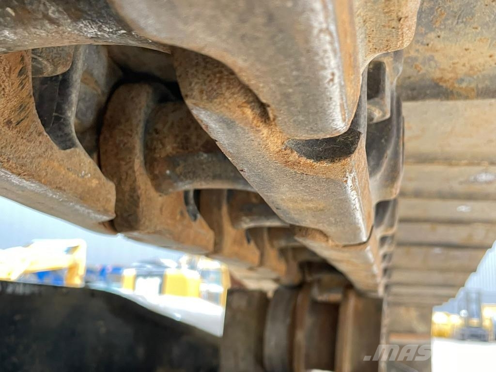 CAT 330 07A حفارات زحافة
