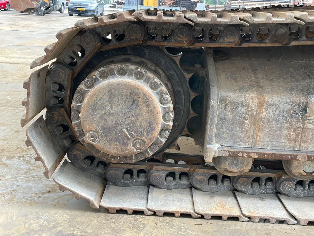 CAT 330 07A حفارات زحافة