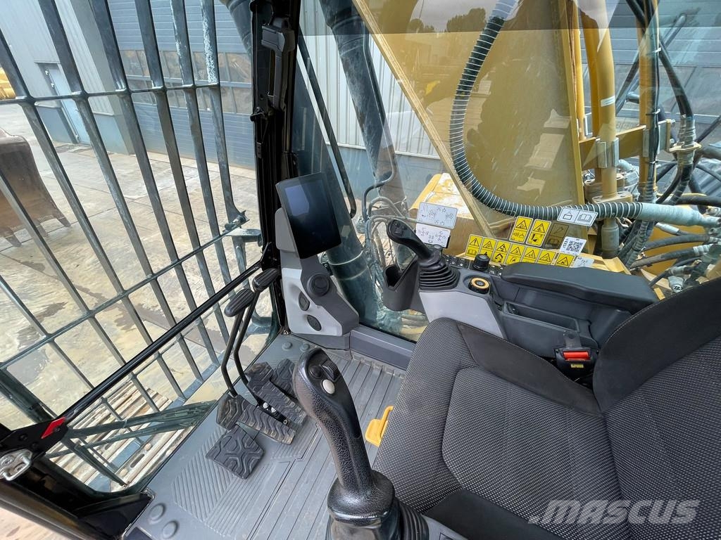 CAT 330 07A حفارات زحافة