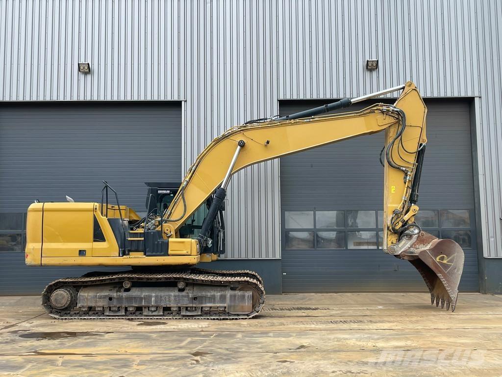 CAT 330 07A حفارات زحافة