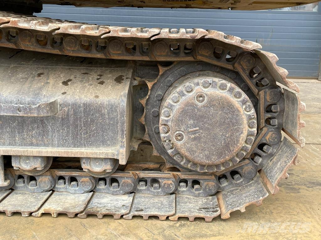 CAT 330 07A حفارات زحافة