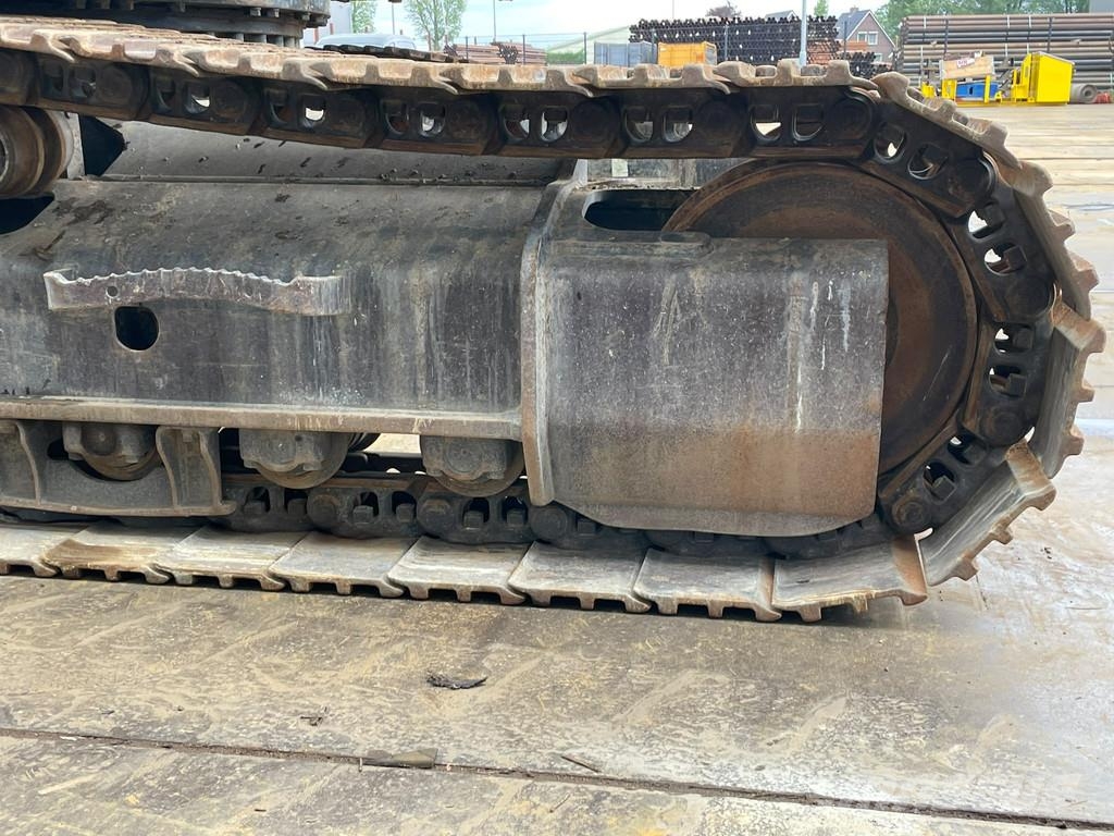 CAT 330 07A حفارات زحافة