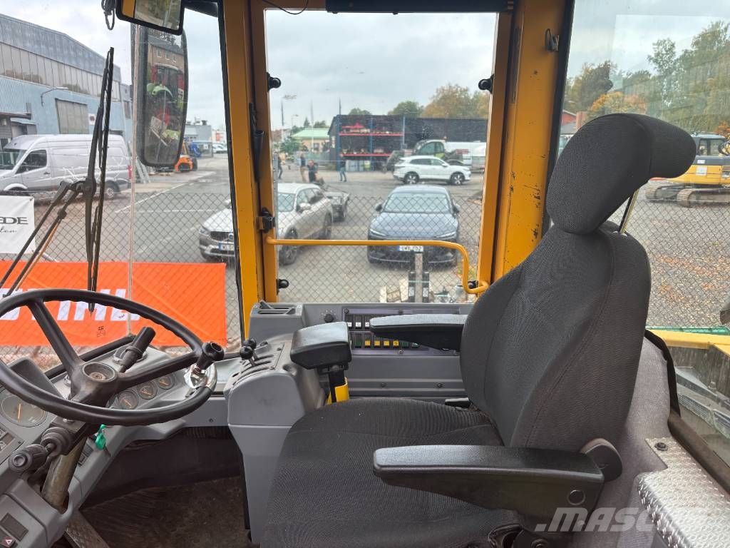 Volvo BM L 70 C Rataslaadurid