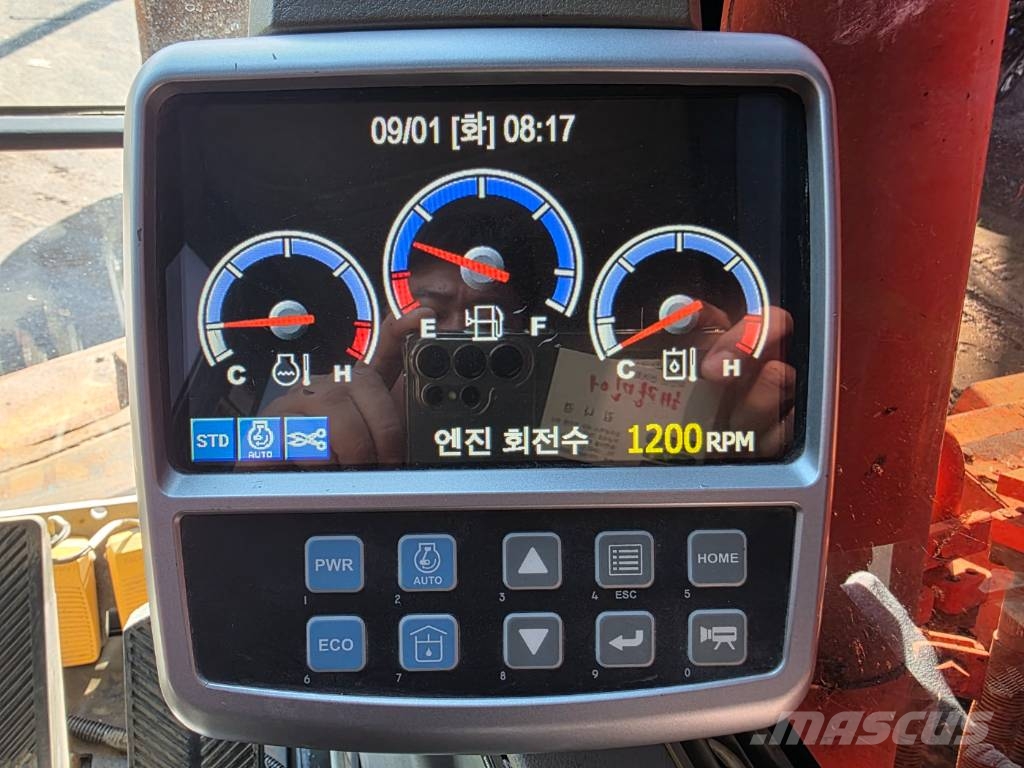 Doosan DX210WA Gumikerekes kotrók