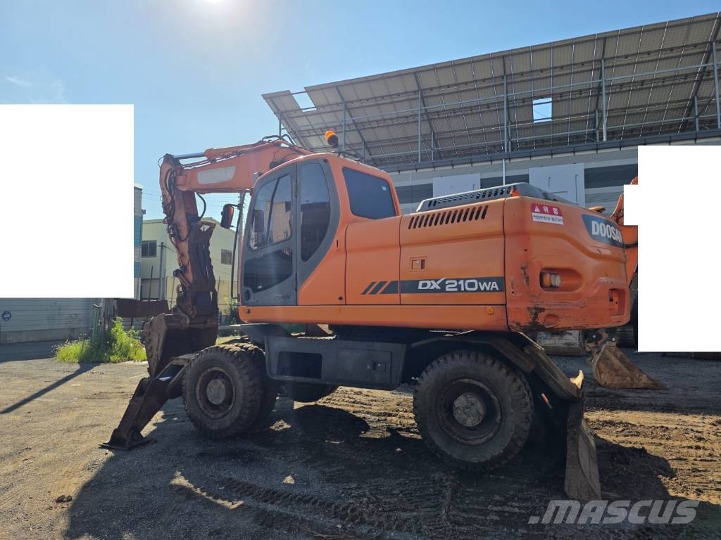 Doosan DX210WA Gumikerekes kotrók