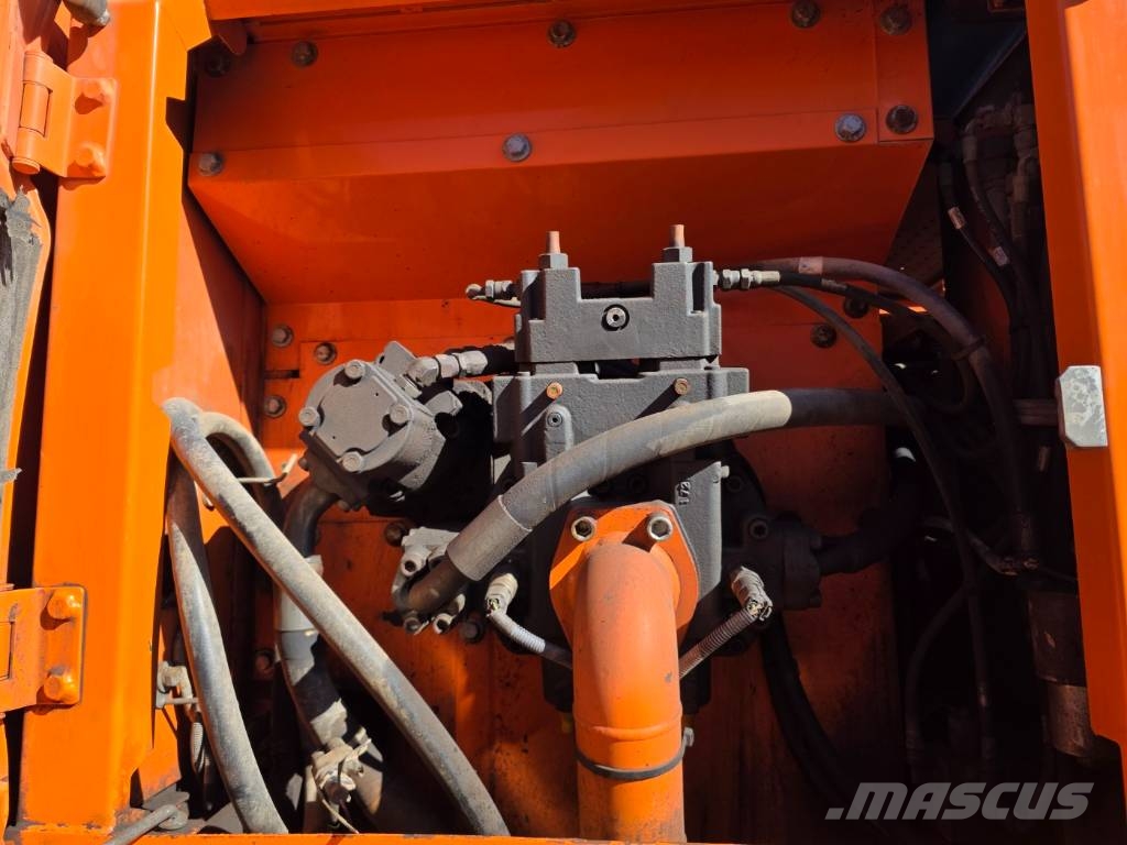 Doosan DX210WA Gumikerekes kotrók