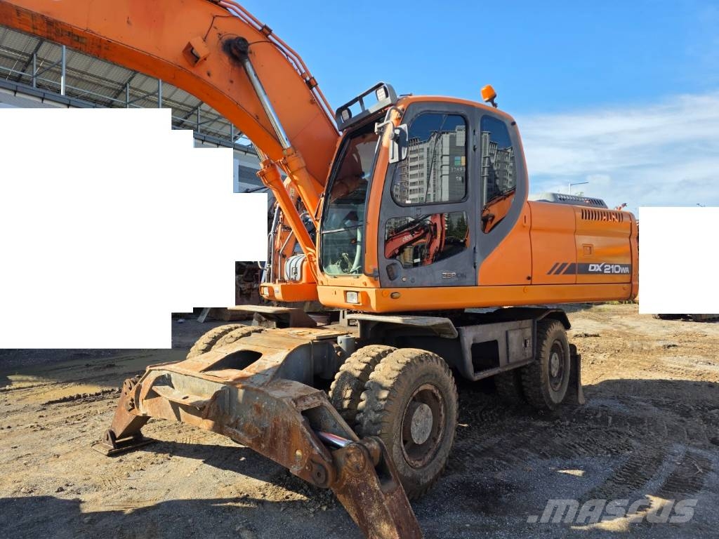 Doosan DX210WA Gumikerekes kotrók