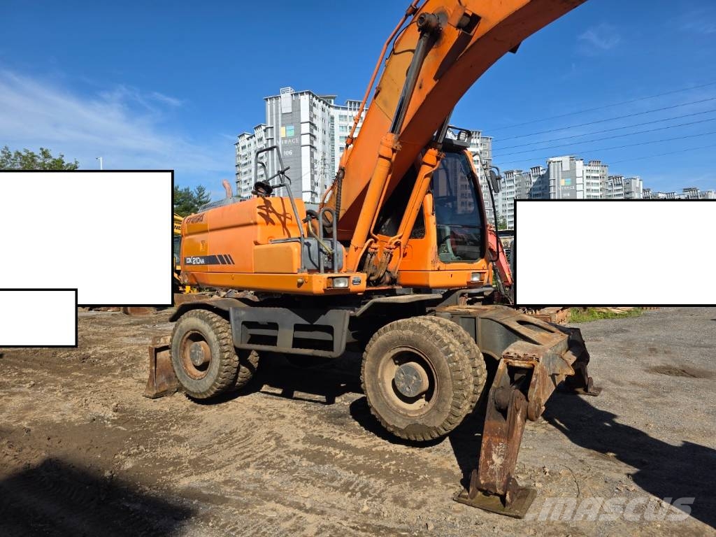 Doosan DX210WA Gumikerekes kotrók
