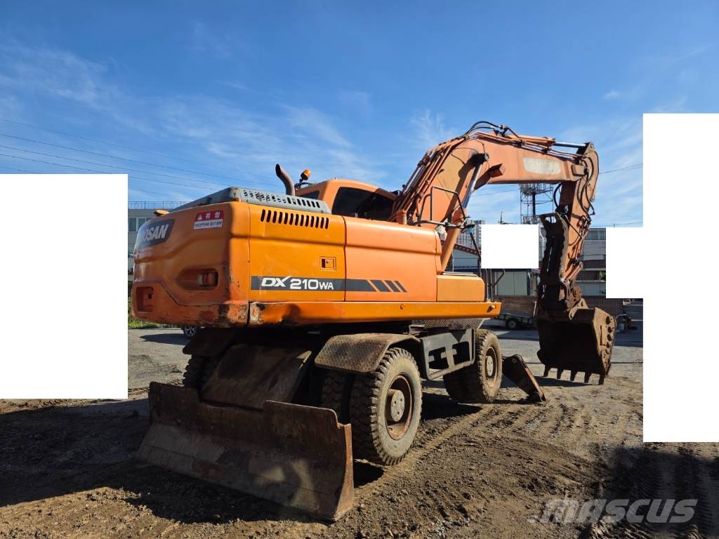 Doosan DX210WA Gumikerekes kotrók