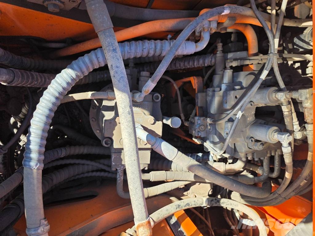 Doosan DX210WA Gumikerekes kotrók
