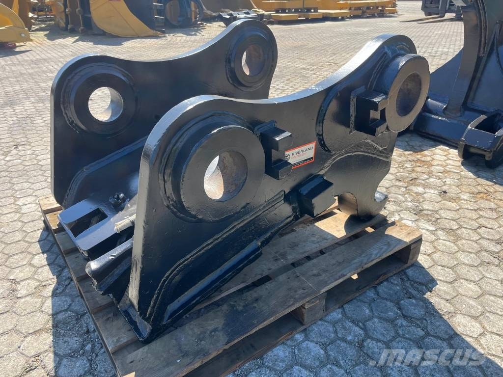 CAT 385 390 395 Bucket Ripper Quick Coupler Buckets