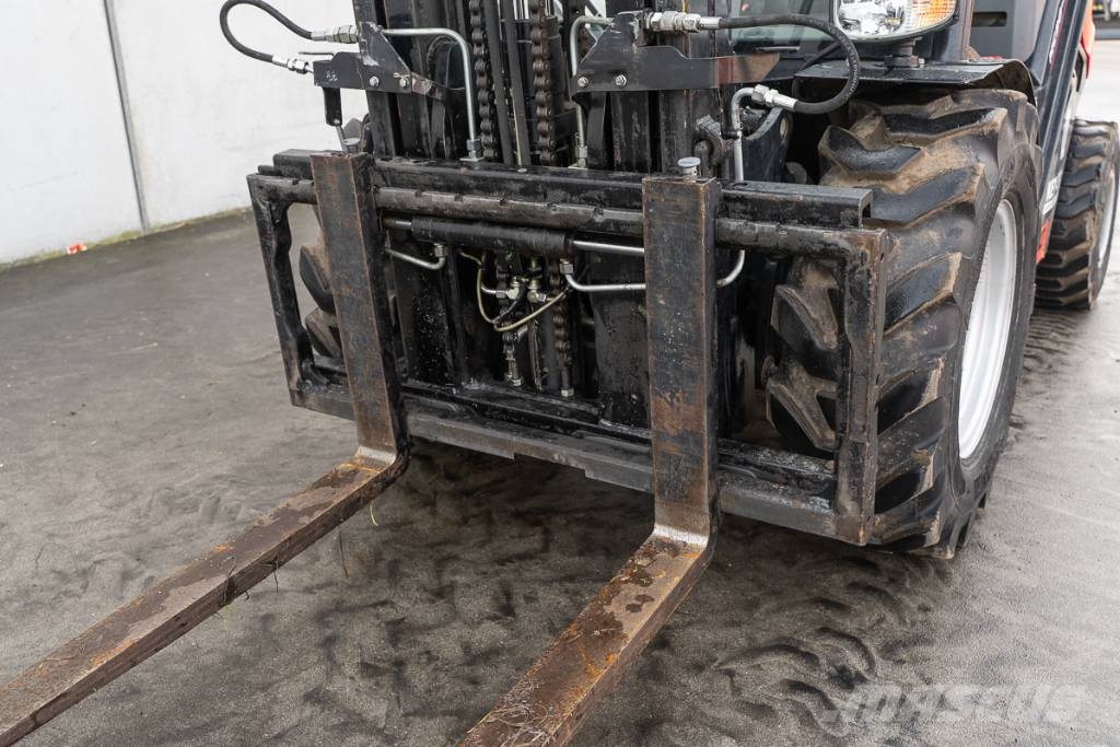 Manitou MC 30.4 Chariots diesel